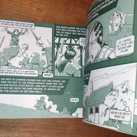 Scholastic Horrible Histories Knights Book - softcover a high speed comic book - Picture 11 of 16